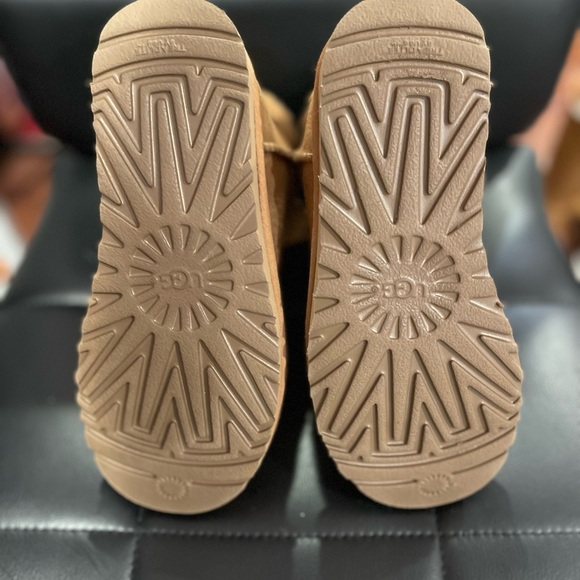 UGGS AIDAH BOOT SZ 5 - Picture 5 of 5